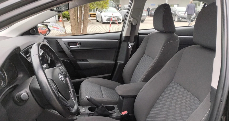 Toyota Corolla cena 67900 przebieg: 96429, rok produkcji 2018 z Przecław małe 301
